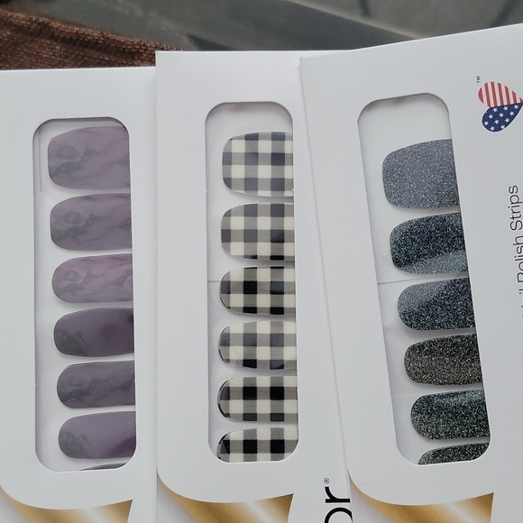 Bundle of 5 Color Street Sets & 2 Twosies - Picture 4 of 6